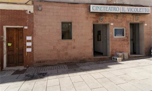In vendita: il suggestivo Cineteatro “Il Vicoletto” nel cuore del centro storico di Cagliari